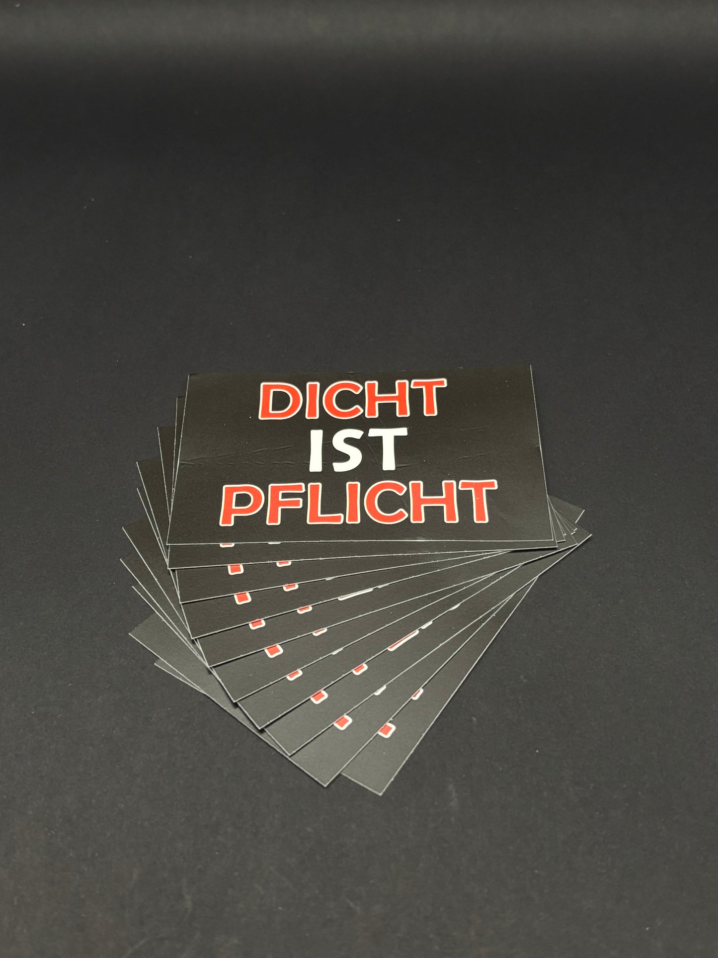 Sticker "Dicht ist Pflicht"