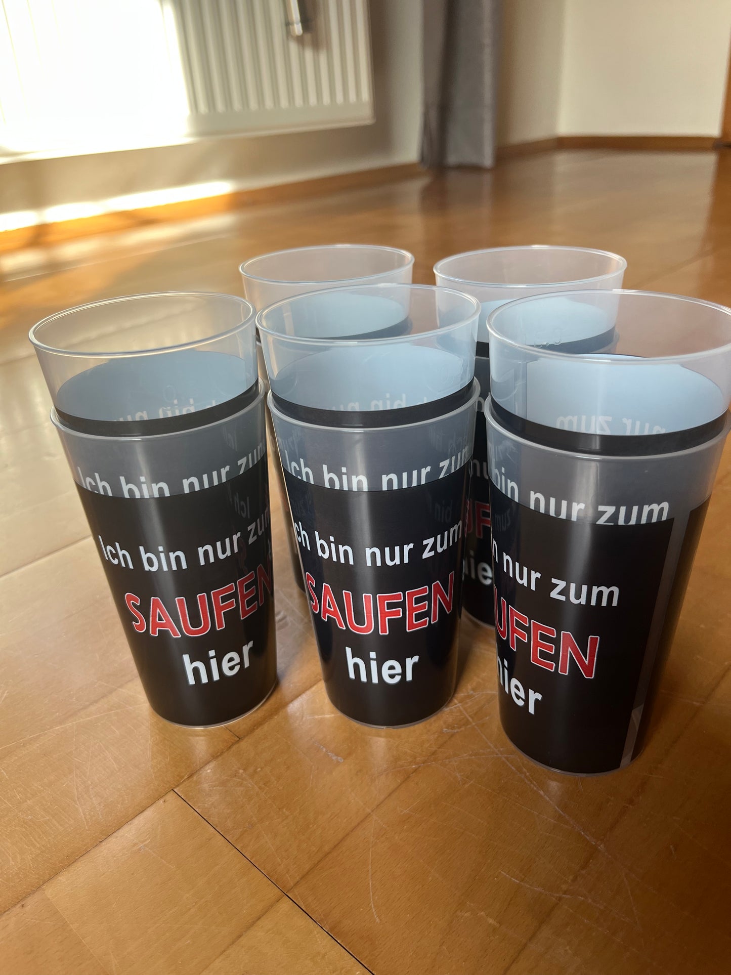 Becher "Ich bin nur zum Saufen hier"