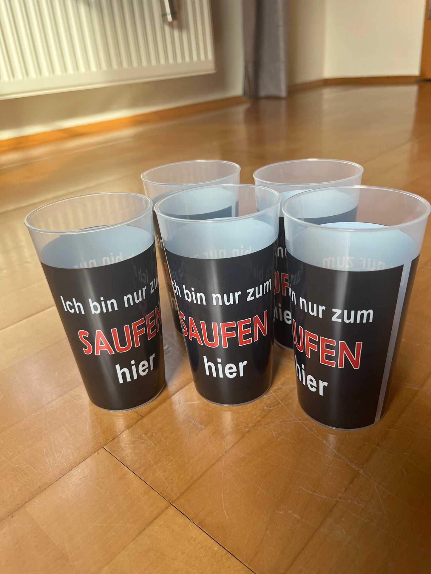 Becher "Ich bin nur zum Saufen hier"