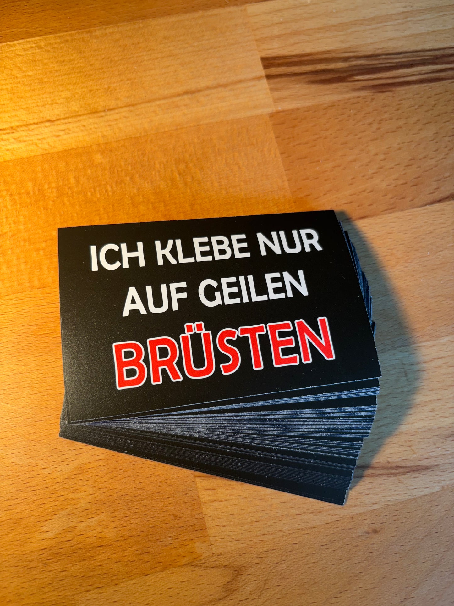 Sticker "Ich klebe nur auf geilen Brüsten"