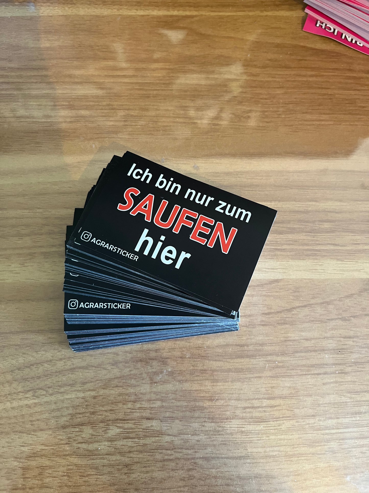 Sticker Instagram "Ich bin nur zum Saufen hier"