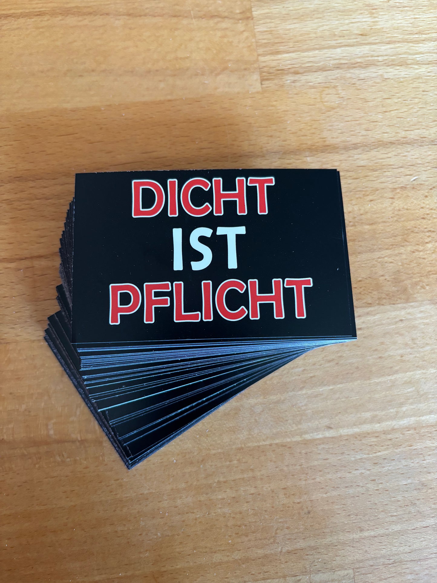 Sticker "Dicht ist Pflicht"