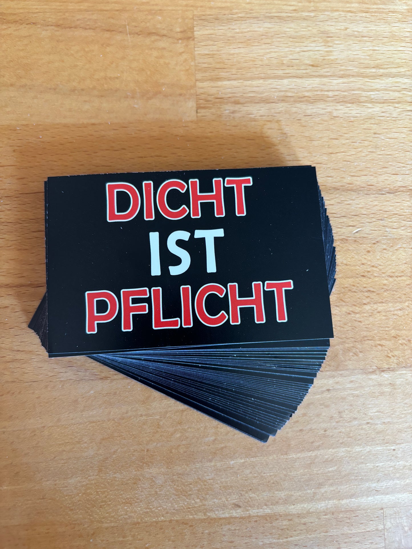 Sticker "Dicht ist Pflicht"